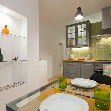 Cozy Design Downtown I Апартаменты *